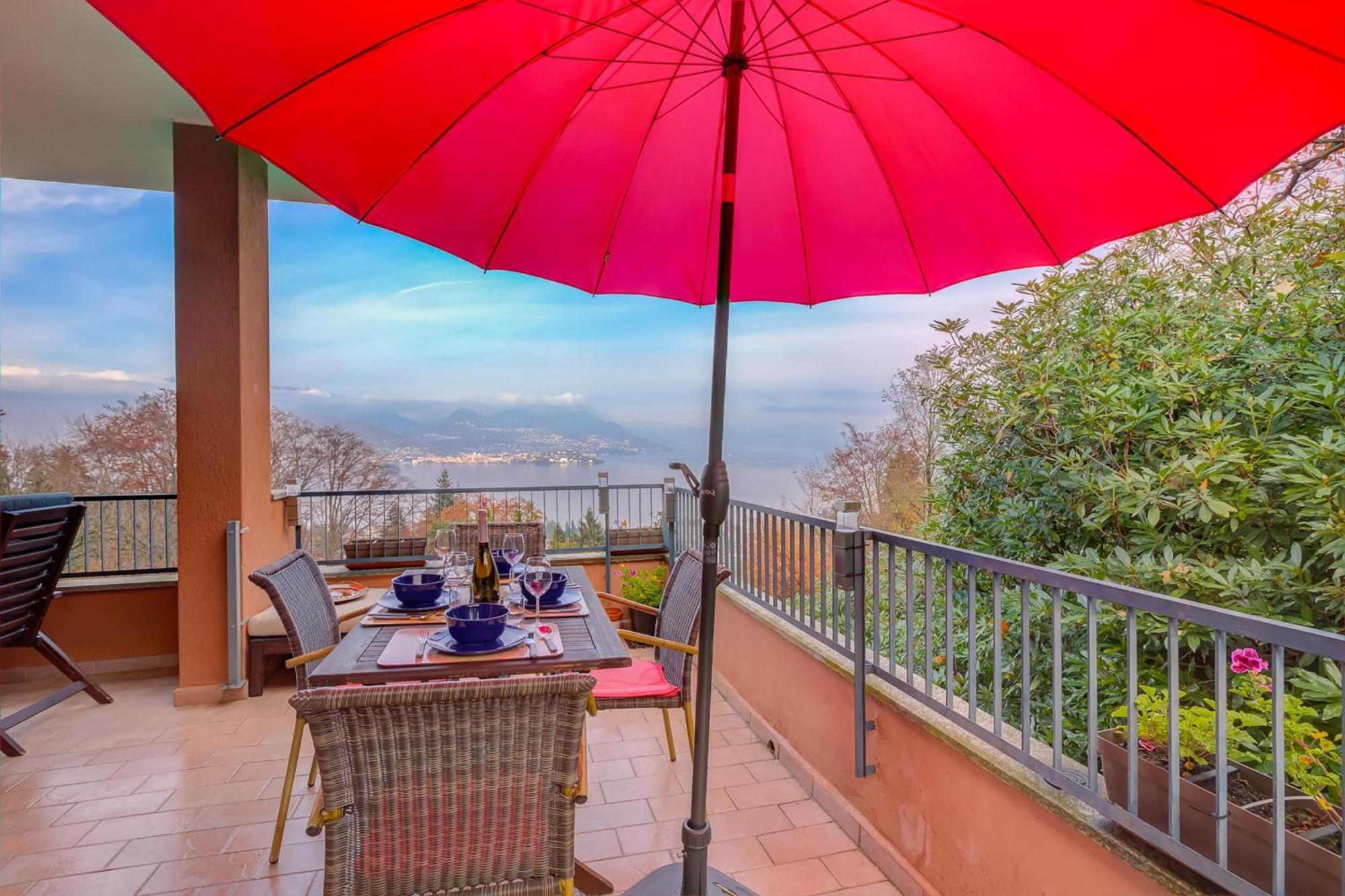 Ferienwohnung La Bellavista Penthouse Stresa Exterior foto